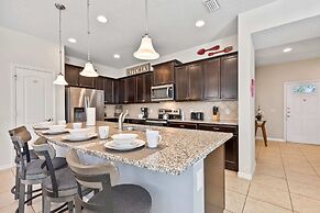 Beautiful Townhome With Splash Pool and Game Room!