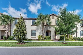 Townhome W/private Pool & Free On-site Water Park!