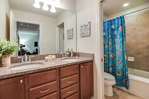 Townhome W/private Pool & Free On-site Water Park!