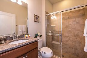 Townhome W/private Pool & Free On-site Water Park!