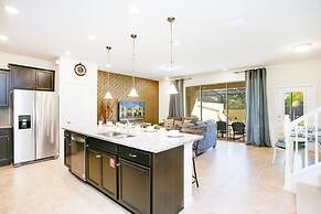 Townhome W/private Pool & Free Water Park!