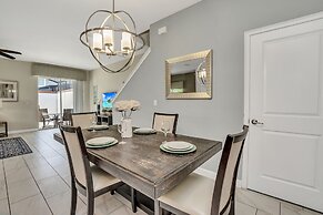 Pool Townhome 5mi to Disney Free Waterpark!