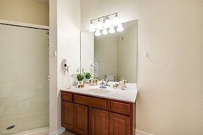 Cozy Condo W/private Balcony & Free Resort Access