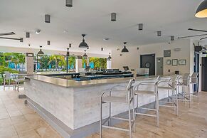 Cozy Condo W/private Balcony & Free Resort Access