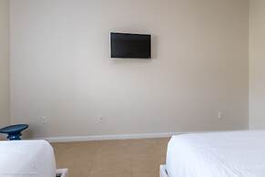 Cozy Condo W/private Balcony & Free Resort Access