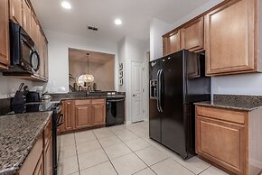 Spacious Home W/private Pool/spa & Free Waterpark!