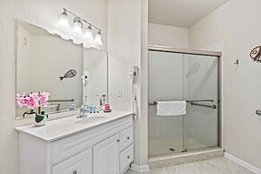 First Floor Vista Cay Condo W/free Resort Access!