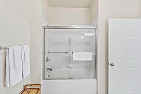 First Floor Vista Cay Condo W/free Resort Access!