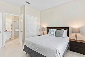 First Floor Vista Cay Condo W/free Resort Access!