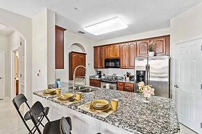 First Floor Vista Cay Condo W/free Resort Access!