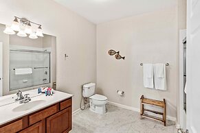 First Floor Vista Cay Condo W/free Resort Access!