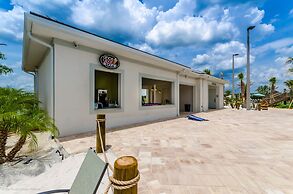 Stylish Home w/ Private Pool, 10 Min. From Disney!