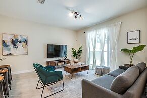 Stylish Home w/ Private Pool, 10 Min. From Disney!