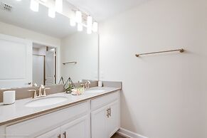 Stylish Home w/ Private Pool, 10 Min. From Disney!