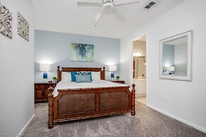 Freshly Remodeled Vista Cay Condo Near Disney!