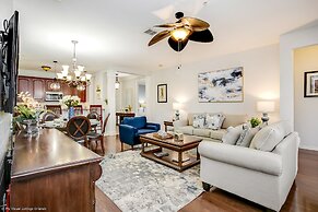 Freshly Remodeled Vista Cay Condo Near Disney!