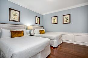 Freshly Remodeled Vista Cay Condo Near Disney!