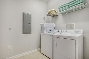 Freshly Remodeled Vista Cay Condo Near Disney!