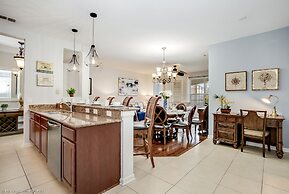 Freshly Remodeled Vista Cay Condo Near Disney!