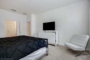 6112 Broad Oak Drive