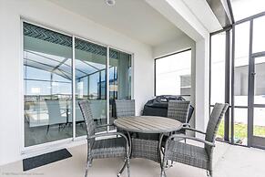 Beautiful Home W/private Pool & Spa, Near Wdw!