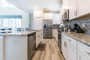 Beautiful Home W/private Pool & Spa, Near Wdw!