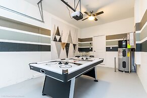 Beautiful Home W/private Pool & Spa, Near Wdw!