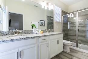 Beautiful Home W/private Pool & Spa, Near Wdw!