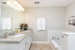 Private Pool/spa, Free Waterpark, Lazy River!