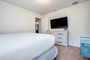 Private Pool Home w/ Spa, Game Room, BBQ & More!