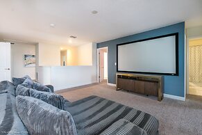 Stunning Villa W/private Pool & Spa + Game Room!