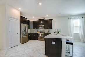 Stunning Villa W/private Pool & Spa + Game Room!