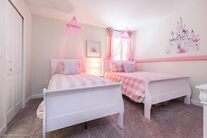 Stunning Villa W/private Pool & Spa + Game Room!