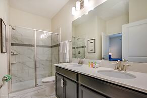 Stunning Villa W/private Pool & Spa + Game Room!