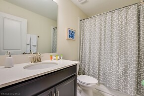 Stunning Villa W/private Pool & Spa + Game Room!