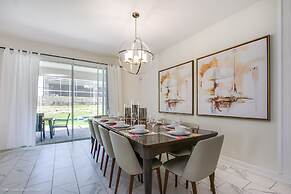 Stunning Villa W/private Pool & Spa + Game Room!