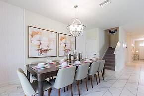 Stunning Villa W/private Pool & Spa + Game Room!