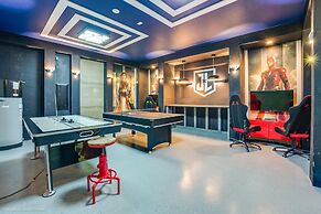 Stunning Villa W/private Pool & Spa + Game Room!