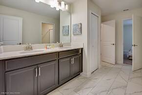 Stunning Villa W/private Pool & Spa + Game Room!