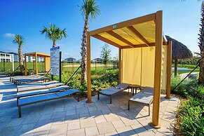 Contemporary Home w/ Private Pool& Spa!