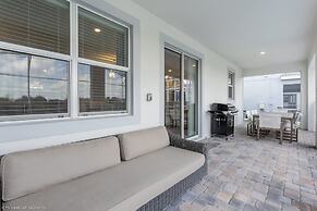 Contemporary Home w/ Private Pool& Spa!