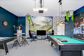 Contemporary Home w/ Private Pool& Spa!