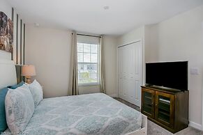 Contemporary Home w/ Private Pool& Spa!