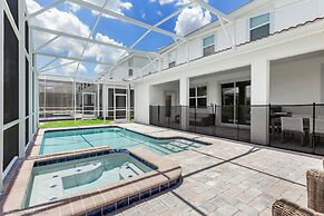 Contemporary Home w/ Private Pool& Spa!