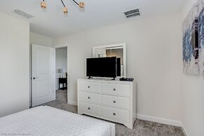 Contemporary Home w/ Private Pool& Spa!