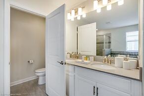 Contemporary Home w/ Private Pool& Spa!