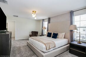 Contemporary Home w/ Private Pool& Spa!