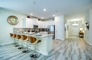 Gorgeous Home W/private Pool & Spa Sleeps 25!