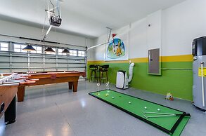 Gorgeous Home W/private Pool & Spa Sleeps 25!