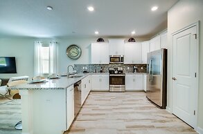 Gorgeous Home W/private Pool & Spa Sleeps 25!